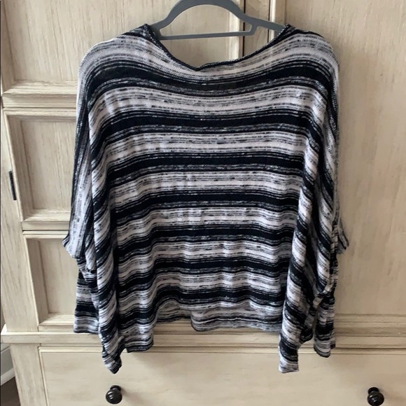 Lightweight oversized sweater/shirt - Picture 2 of 2